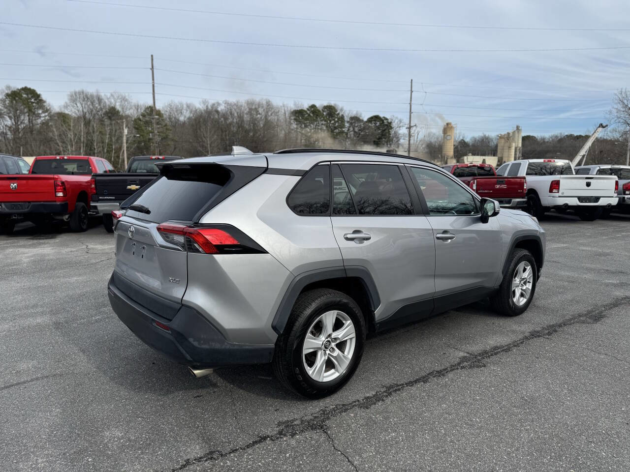 Used 2020 Toyota RAV4 XLE image 3