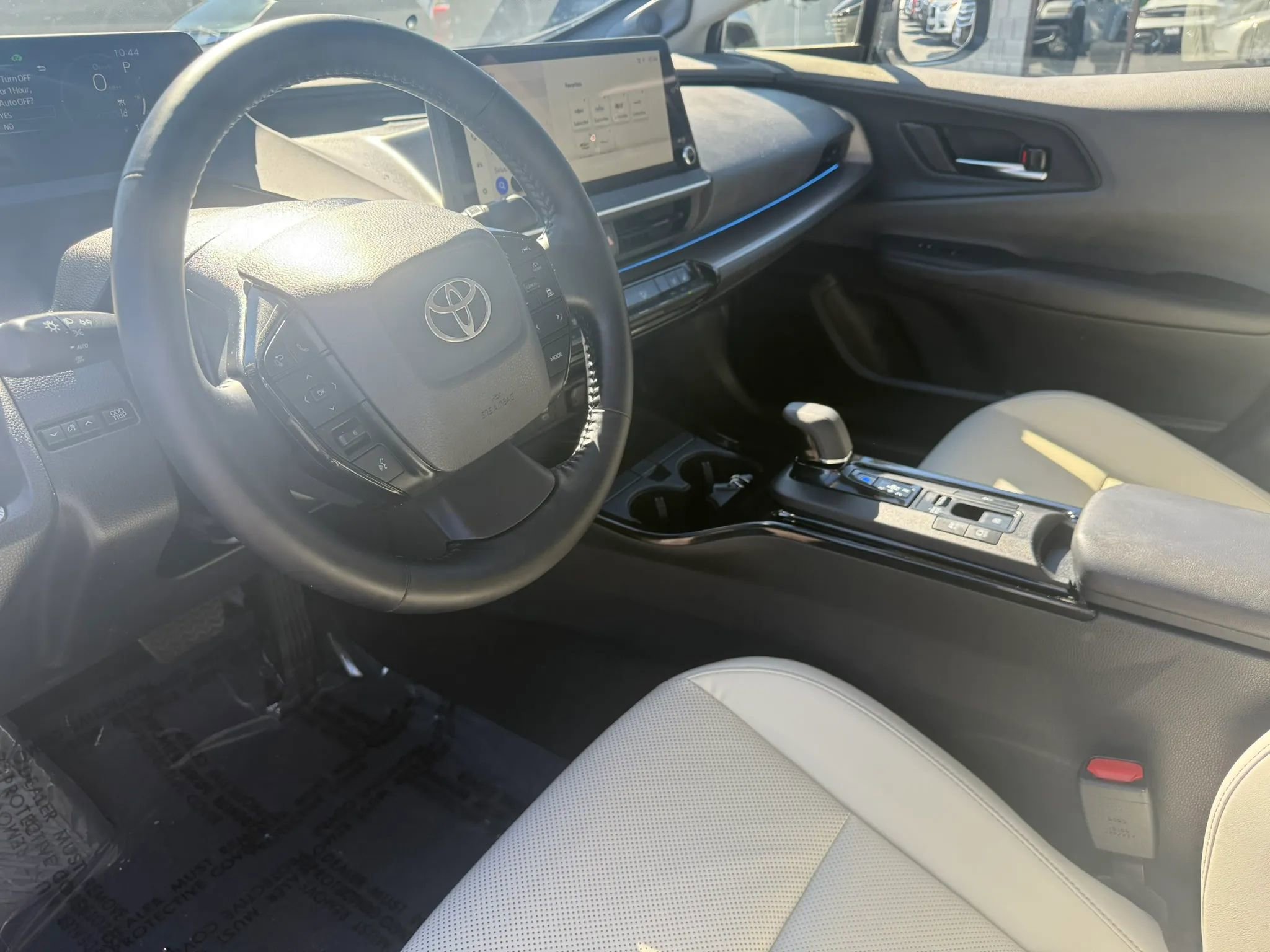 Used 2024 Toyota Prius Limited w/ Limited Premium Package image 8