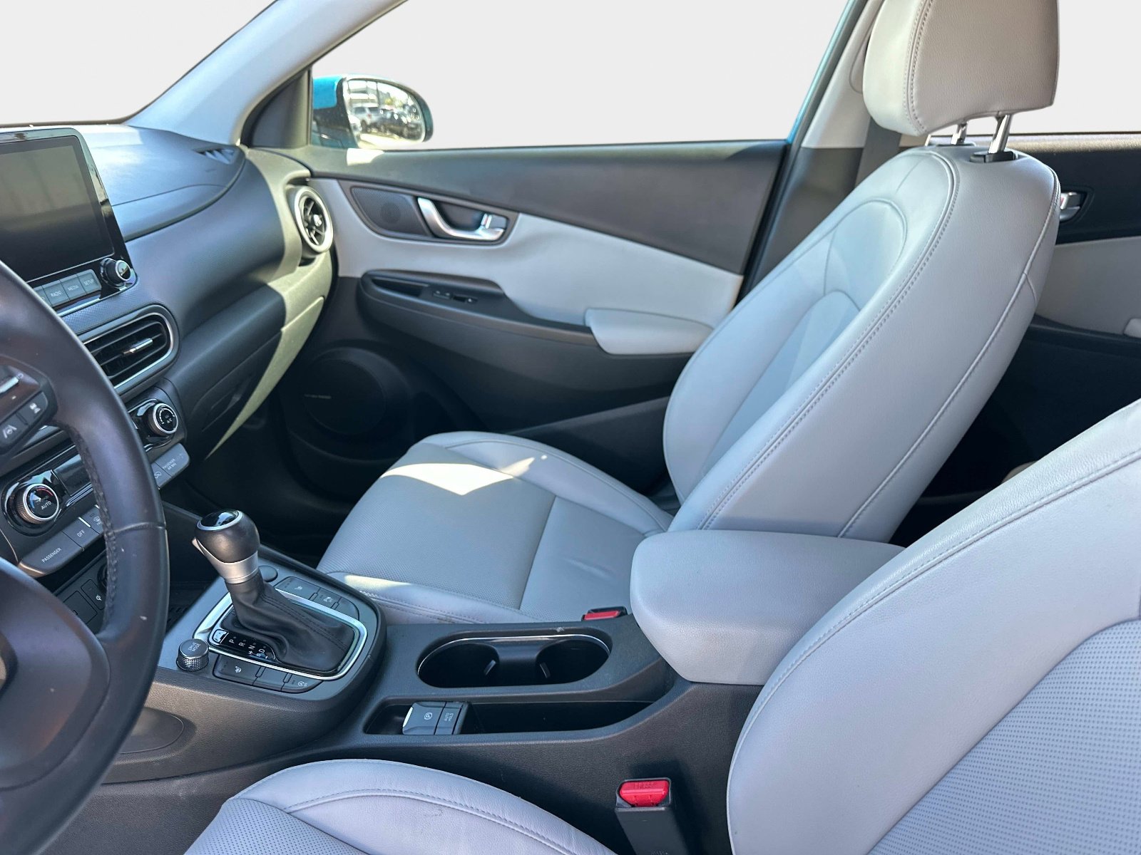 Used 2022 Hyundai Kona Limited image 23