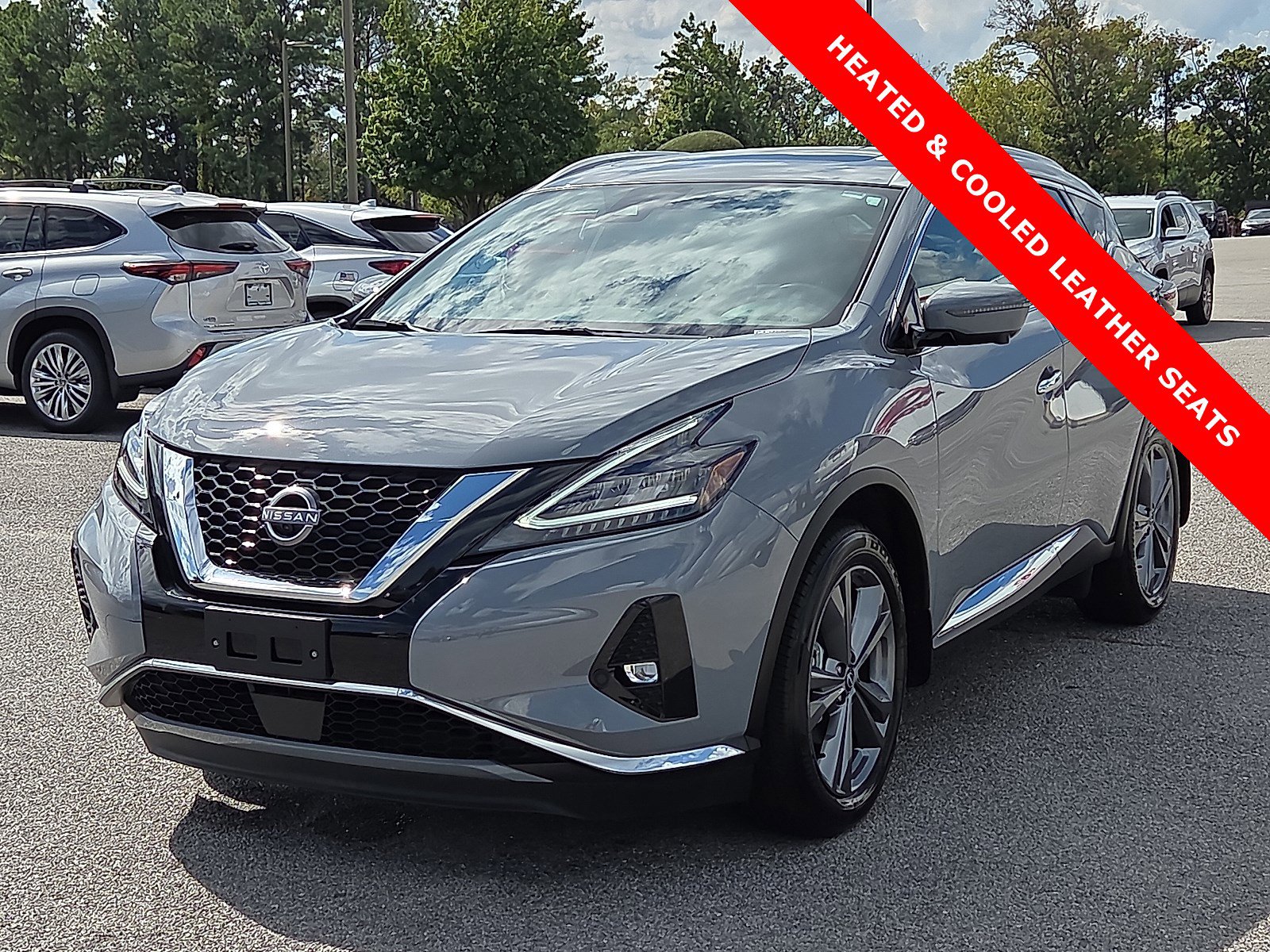 Used 2024 Nissan Murano Platinum w/ Cargo Package image 2