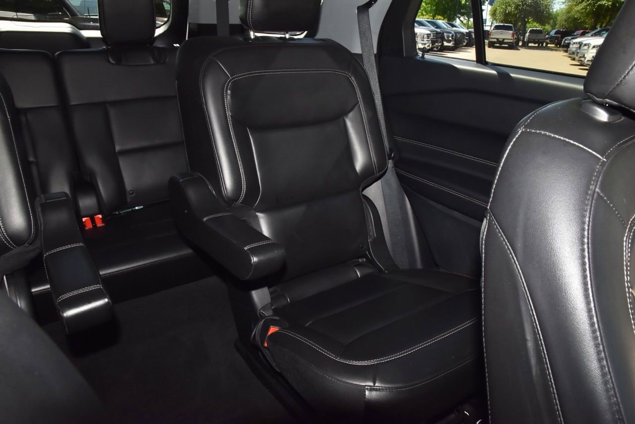 Used 2023 Ford Explorer XLT w/ Equipment Group 202A AWD/4WD image 22