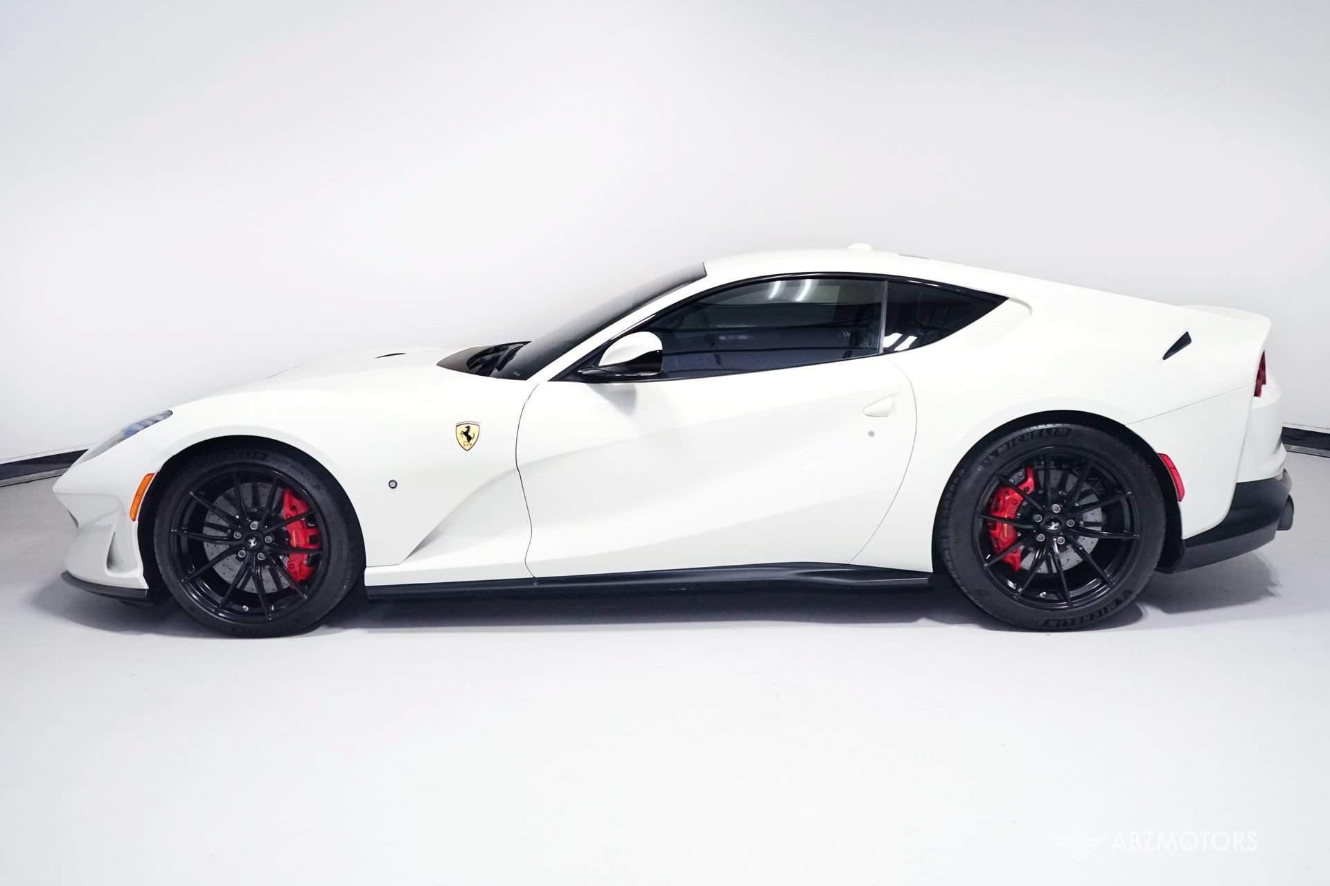 Used 2019 Ferrari 812 Superfast RWD image 4