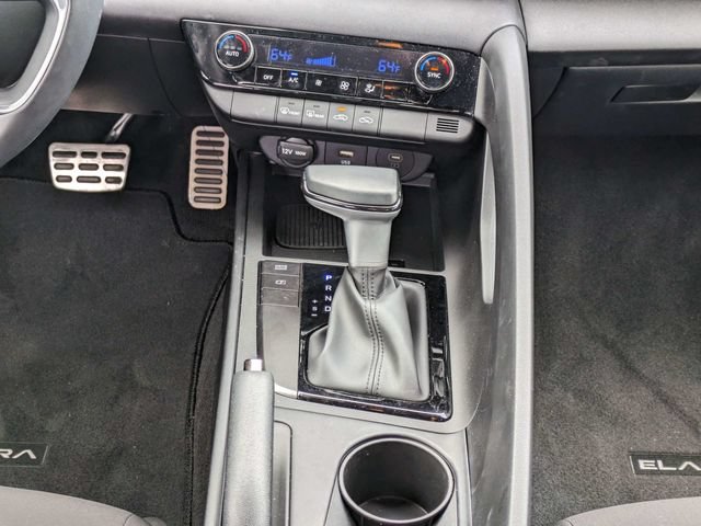 Used 2025 Hyundai Elantra Sport FWD image 17