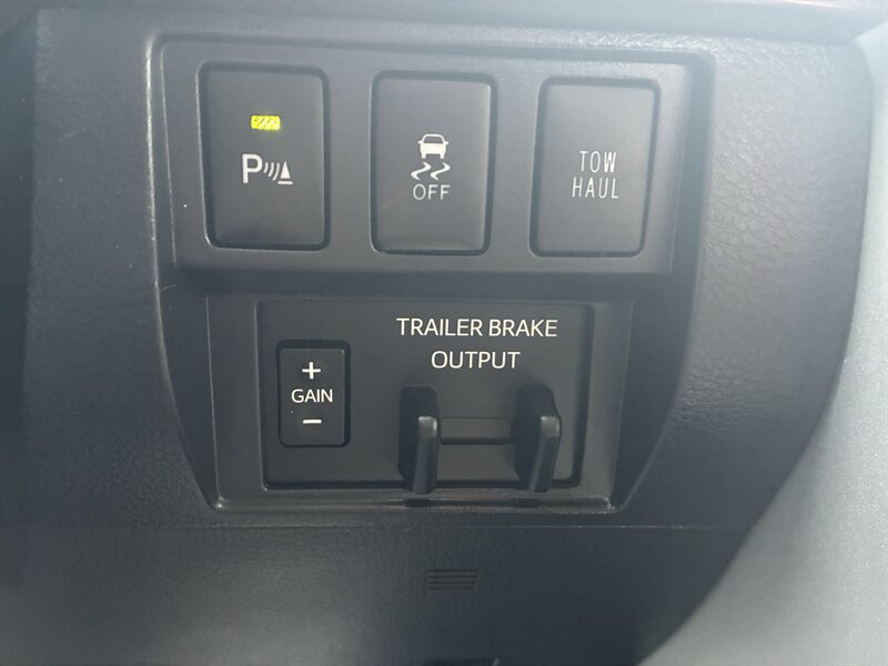 Used 2018 Toyota Tundra Limited w/ Limited Premium Package AWD/4WD image 29