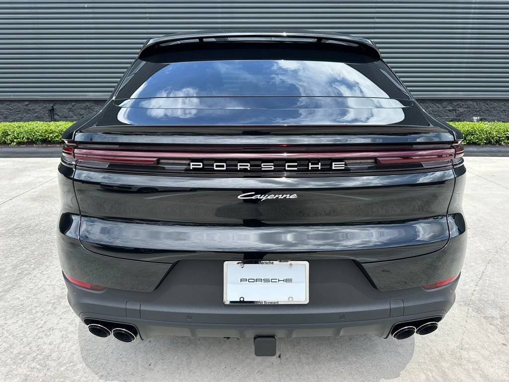 Used 2026 Porsche Cayenne E-Hybrid Coupe AWD/4WD image 12