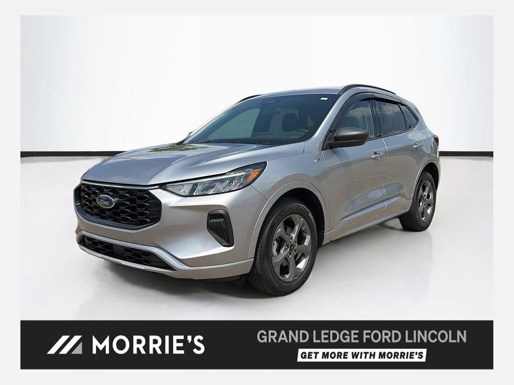 Used 2024 Ford Escape ST-Line w/ Tech Pack #1 AWD/4WD image 1