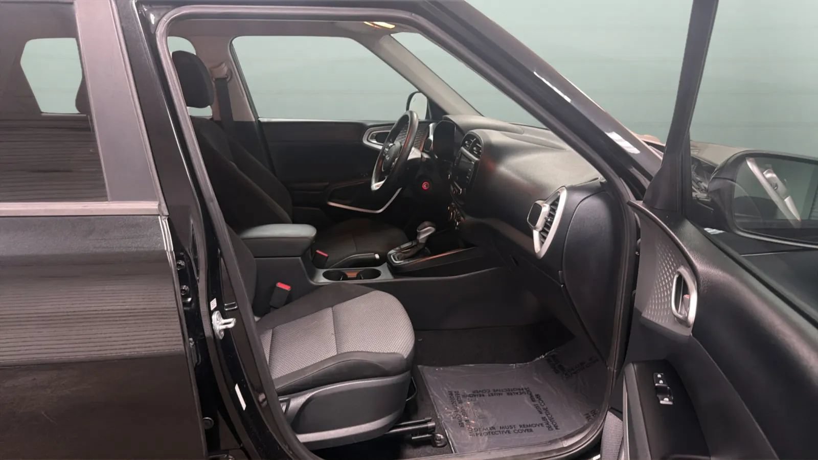 Used 2023 Kia Soul LX w/ LX Technology Package FWD image 21