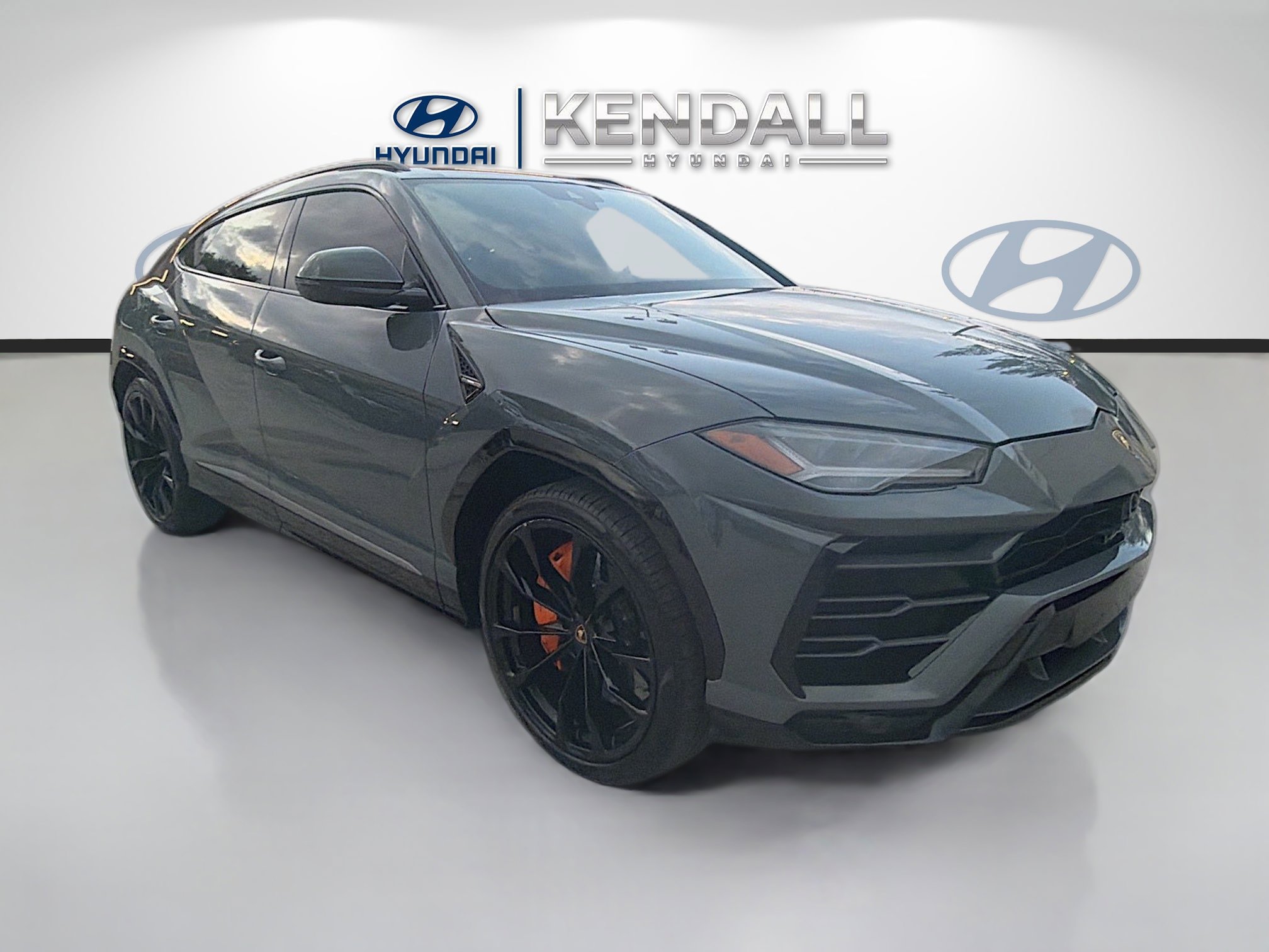 Used 2021 Lamborghini Urus image 1