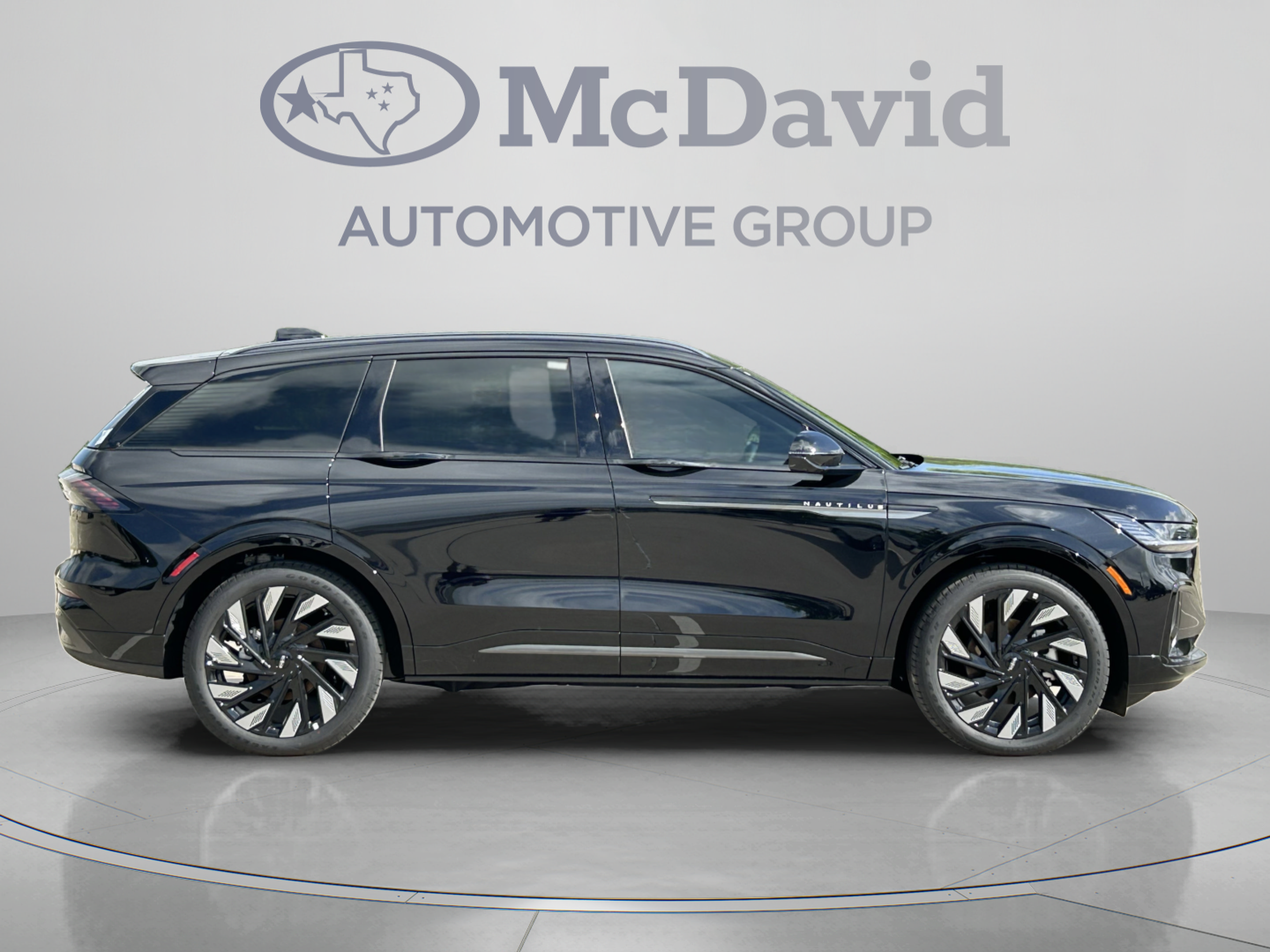 New 2026 Lincoln Nautilus Reserve w/ Jet Appearance Package AWD/4WD image 8