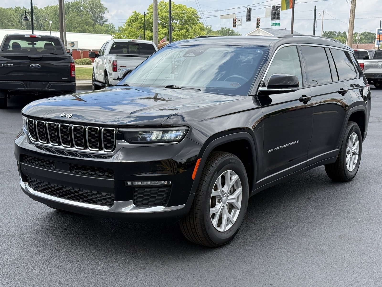 Used 2021 Jeep Grand Cherokee L Limited image 4