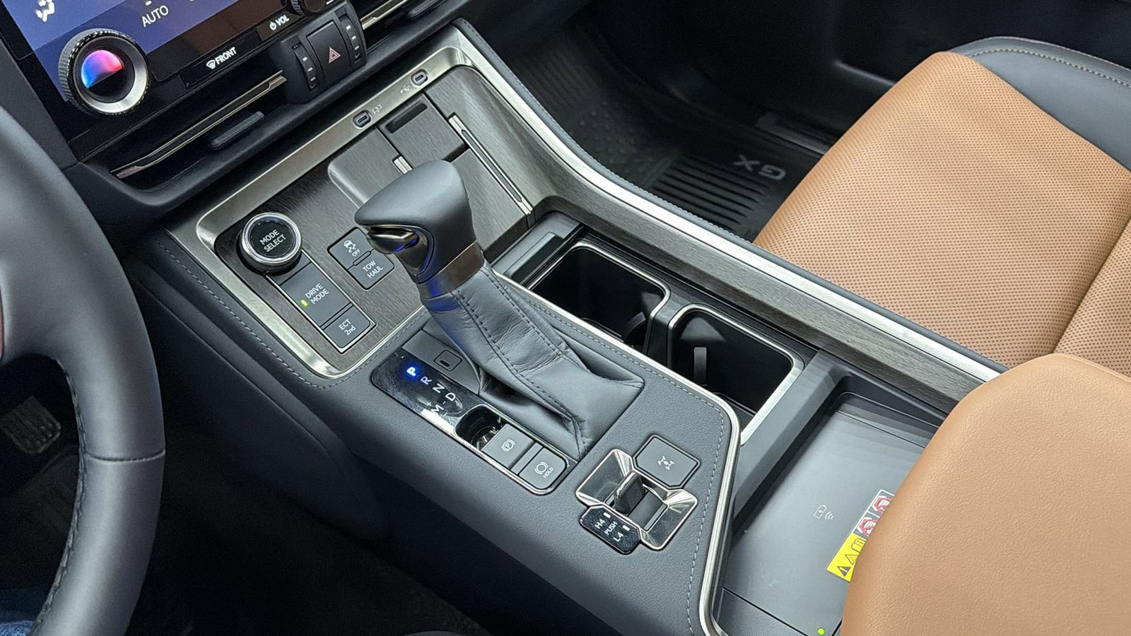 Used 2026 Lexus GX 550 550 Premium+ w/ Accessory Package (2T) image 25