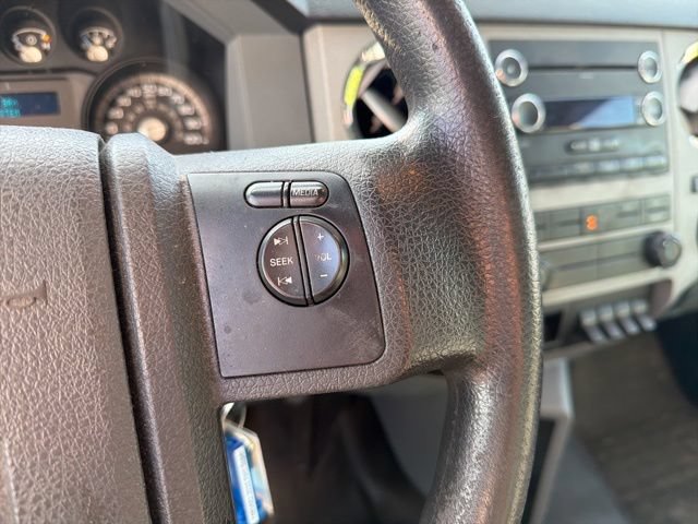 Used 2016 Ford F750 2WD Regular Cab Super Duty image 28