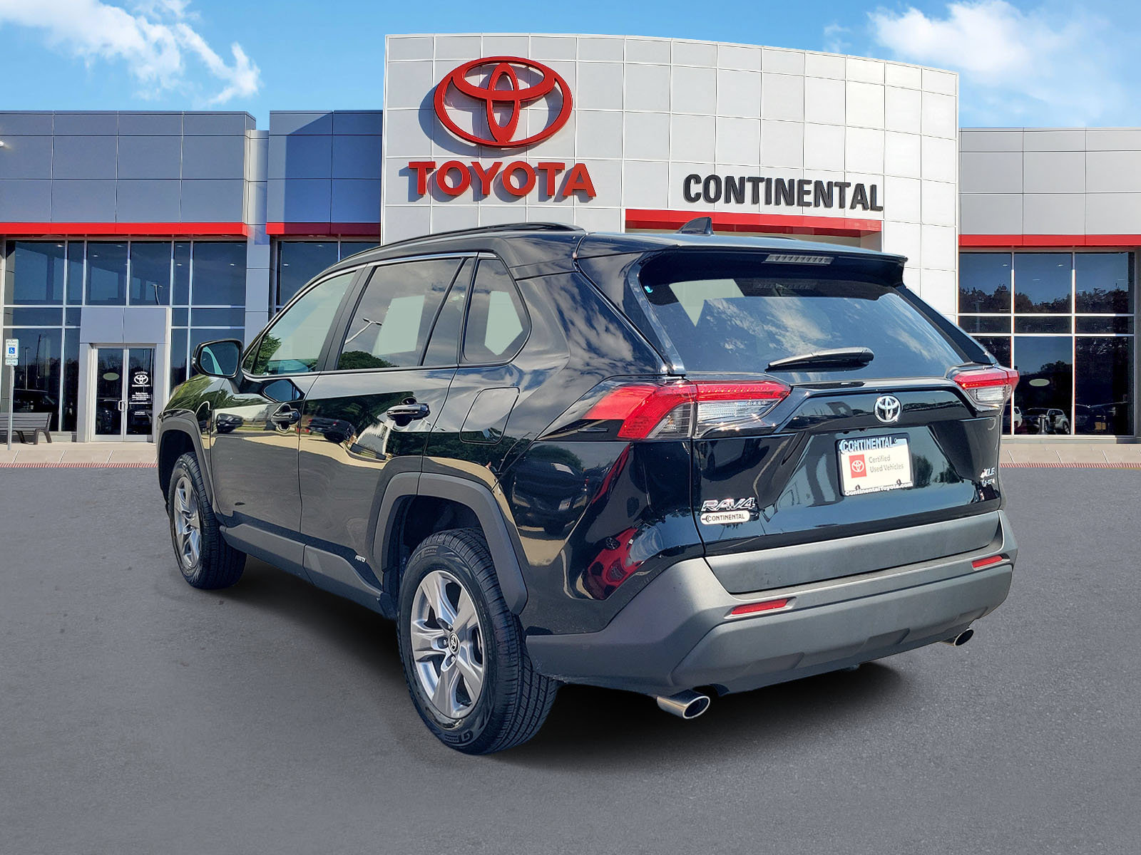 Certified 2025 Toyota RAV4 XLE AWD/4WD image 4