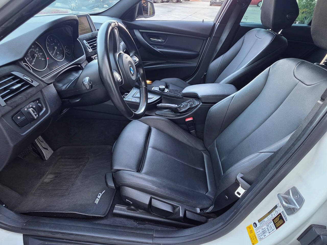 Used 2016 BMW 320i Sedan RWD image 16