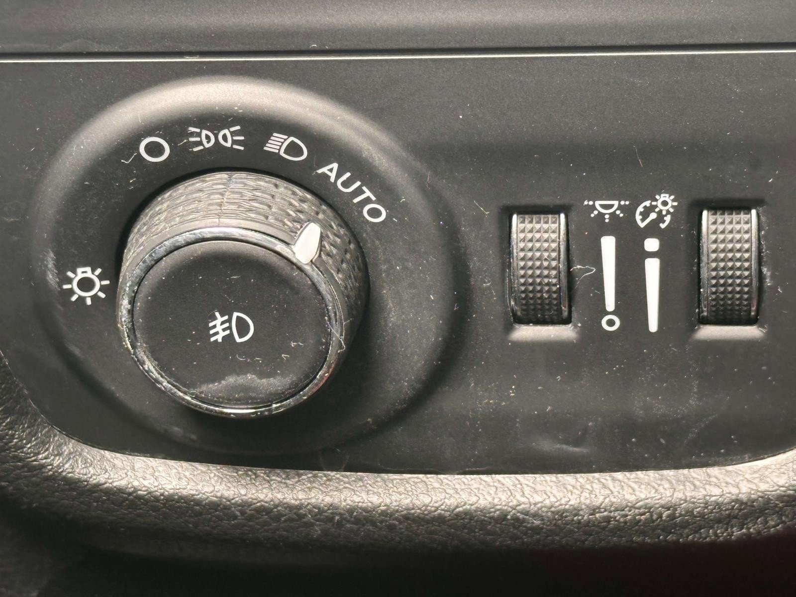Used 2023 Jeep Grand Cherokee L Limited AWD/4WD image 20