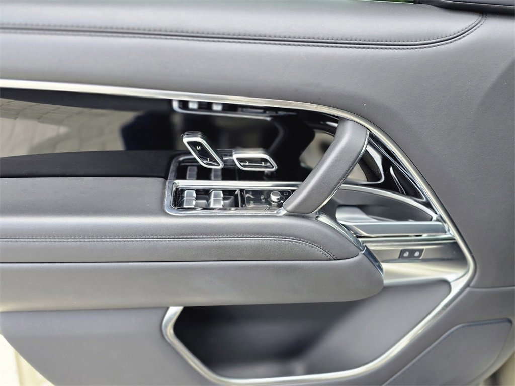 Used 2024 Land Rover Range Rover SE image 17