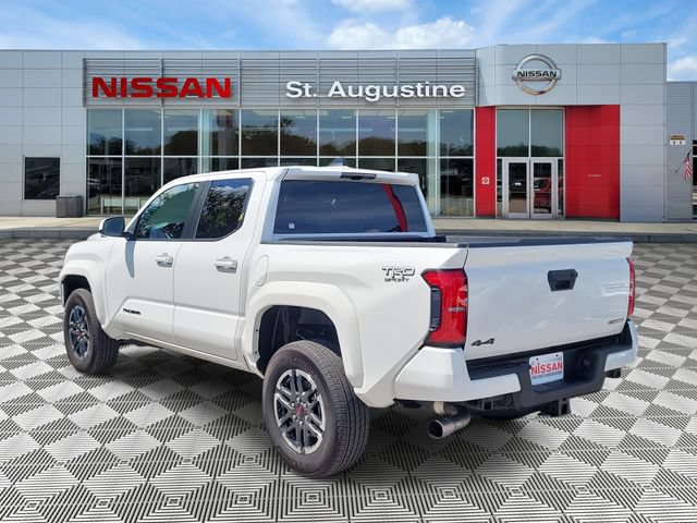 Used 2024 Toyota Tacoma TRD Sport AWD/4WD image 4