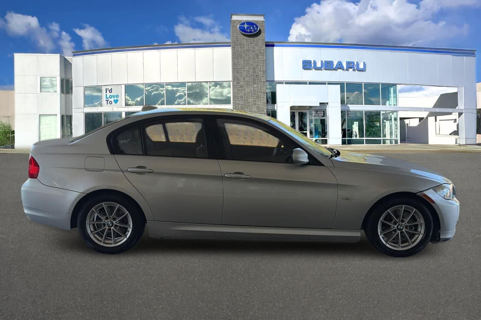 Used 2010 BMW 328i Sedan RWD image 6