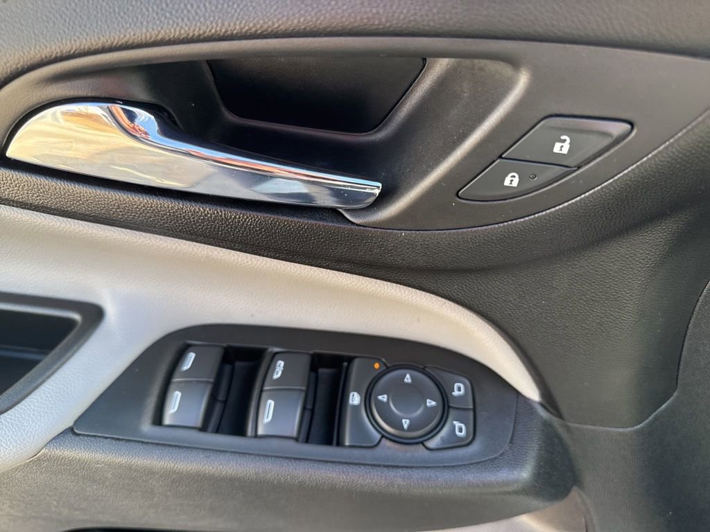 Certified 2024 Chevrolet Equinox LS image 32