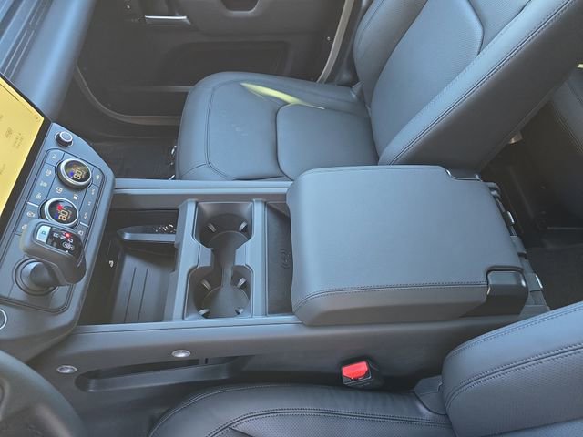 New 2026 Land Rover Defender 130 X-Dynamic SE image 16