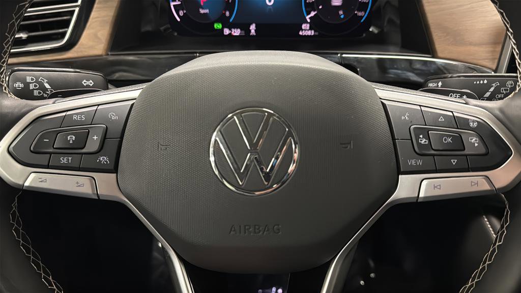 Used 2025 Volkswagen Atlas SE image 24