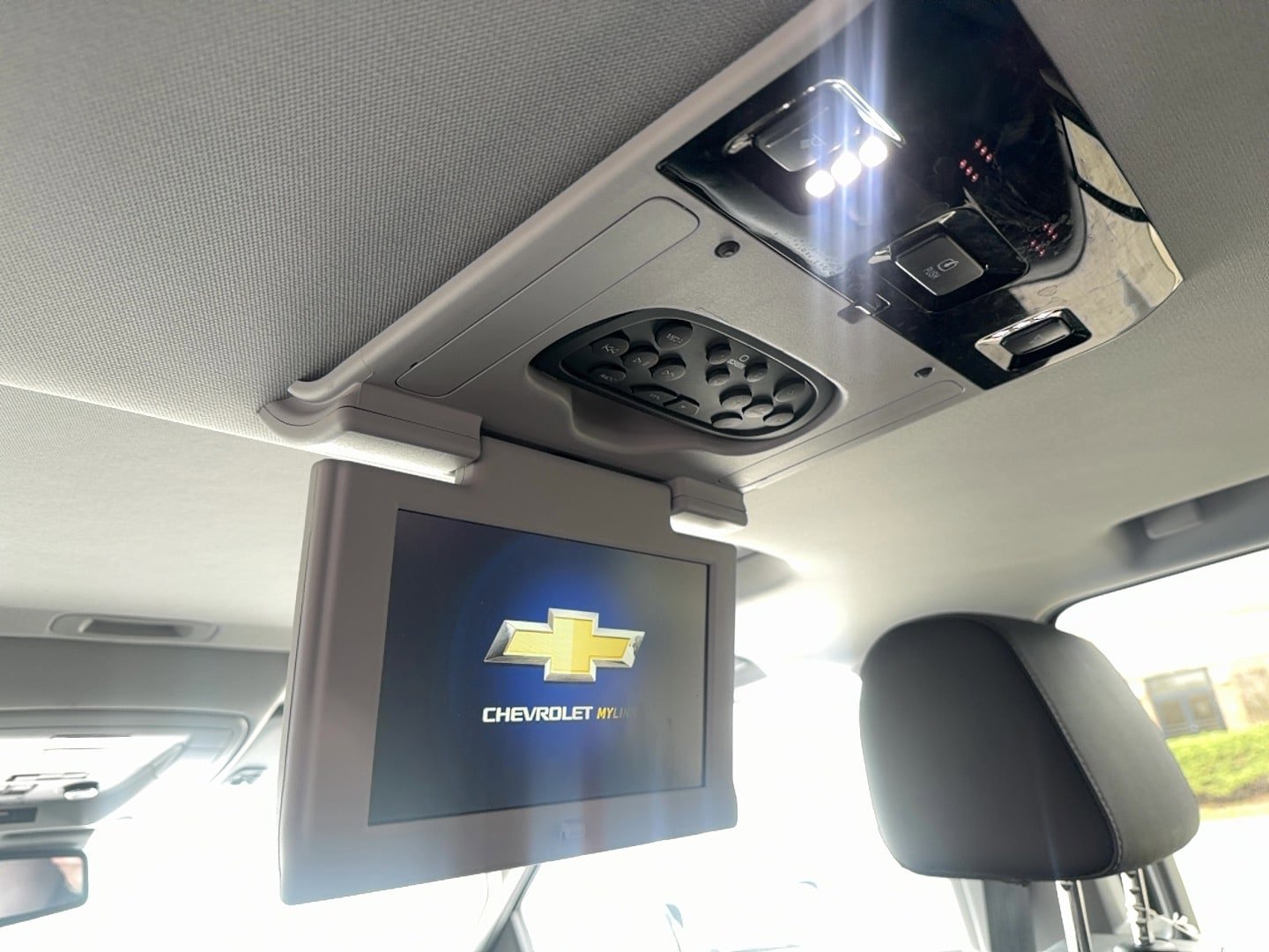 Used 2018 Chevrolet Tahoe LT AWD/4WD image 16