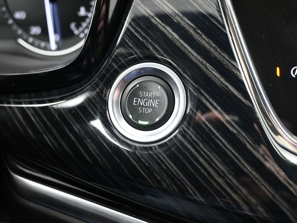 Used 2025 Cadillac XT6 Premium Luxury image 22