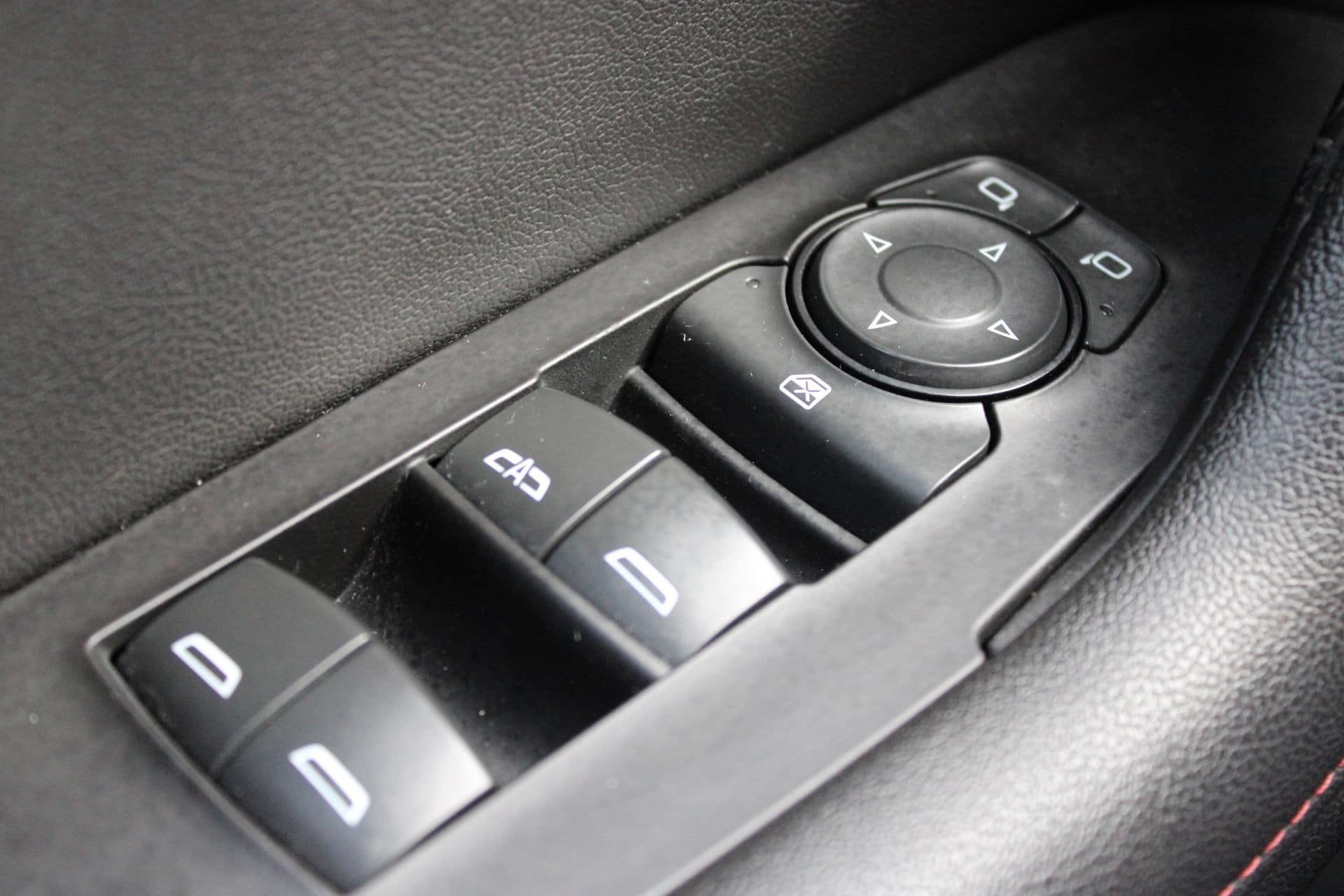 Used 2020 Chevrolet Blazer RS FWD image 24