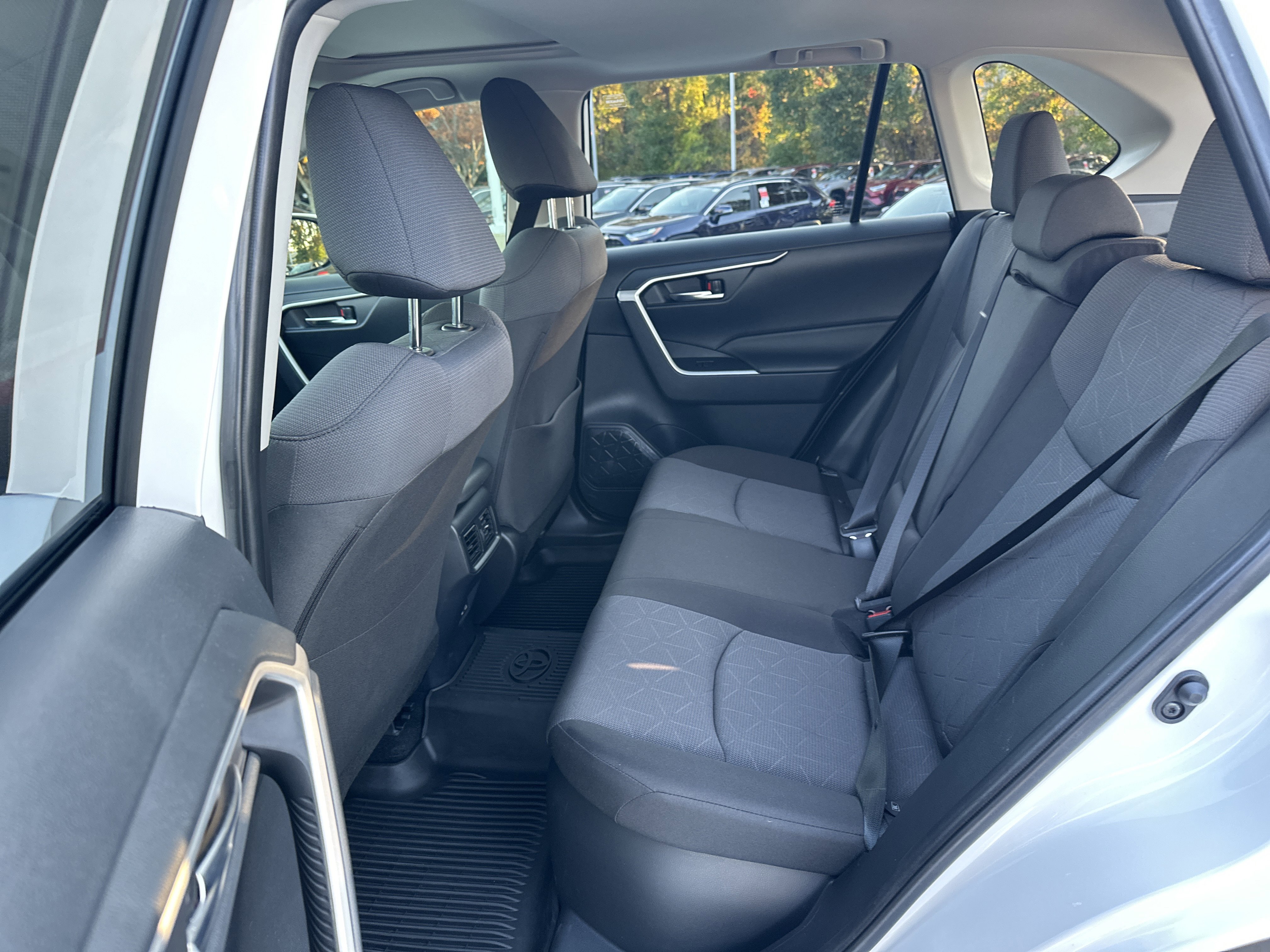 Certified 2025 Toyota RAV4 XLE image 31