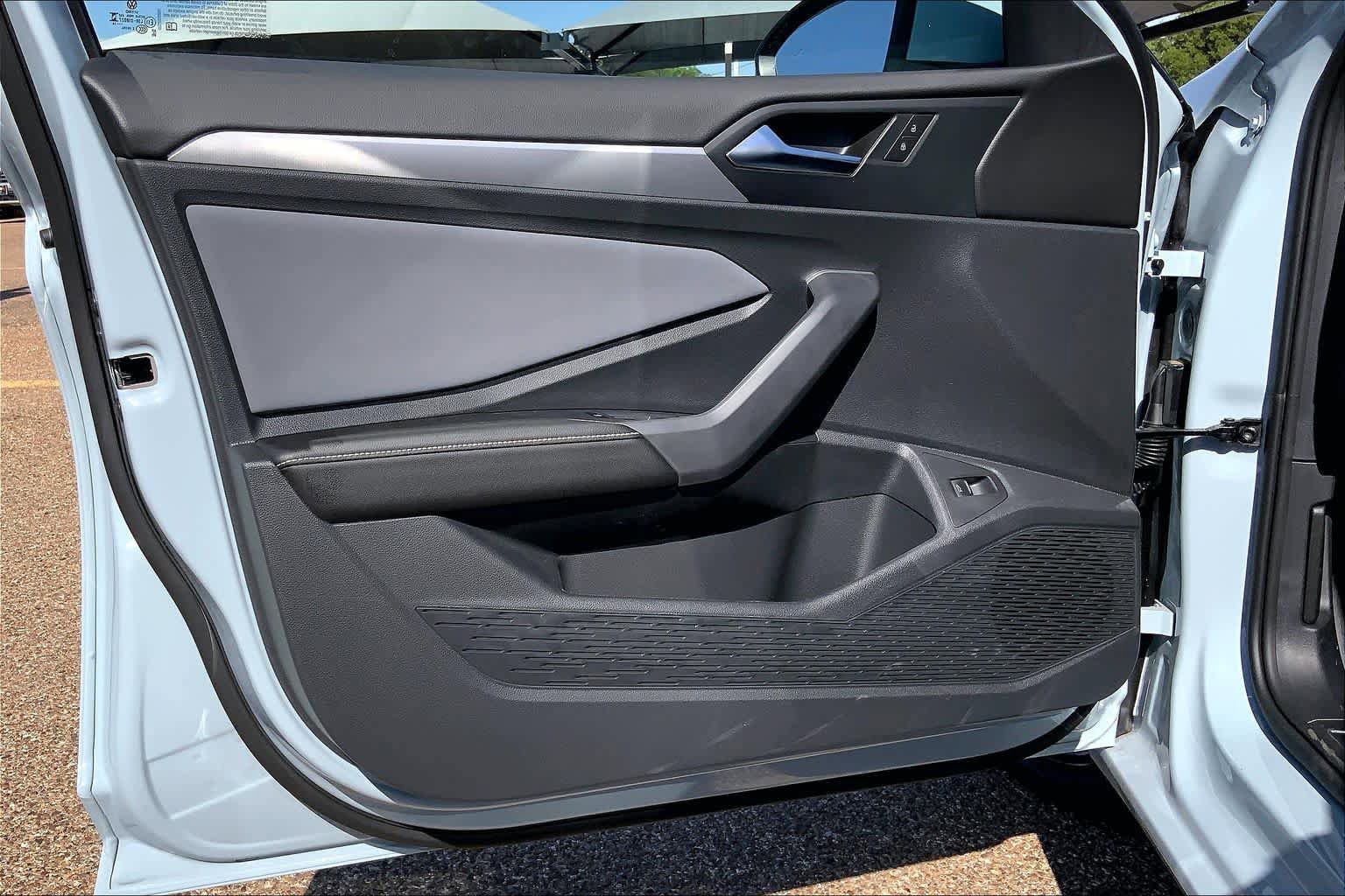 New 2026 Volkswagen Jetta SE FWD image 10