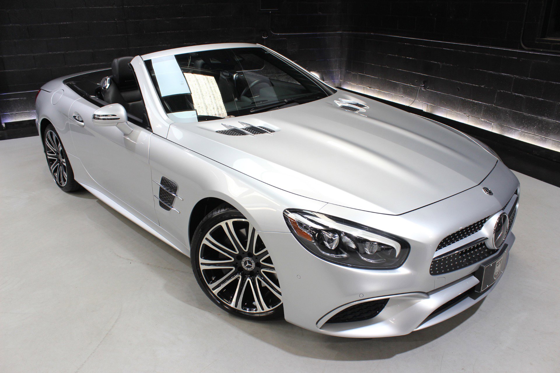 Used 2019 Mercedes-Benz SL 450 SL 450 Driver Assistance w/ Premium Package image 8