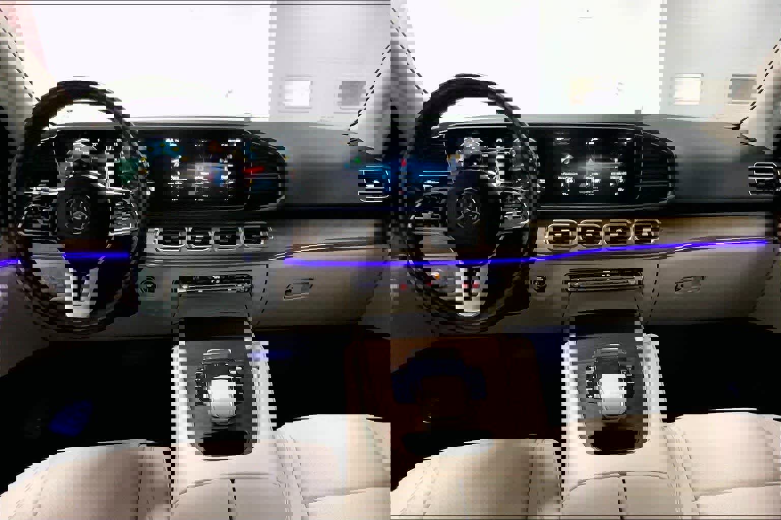 Used 2021 Mercedes-Benz GLE 350 4MATIC w/ Premium Package image 9