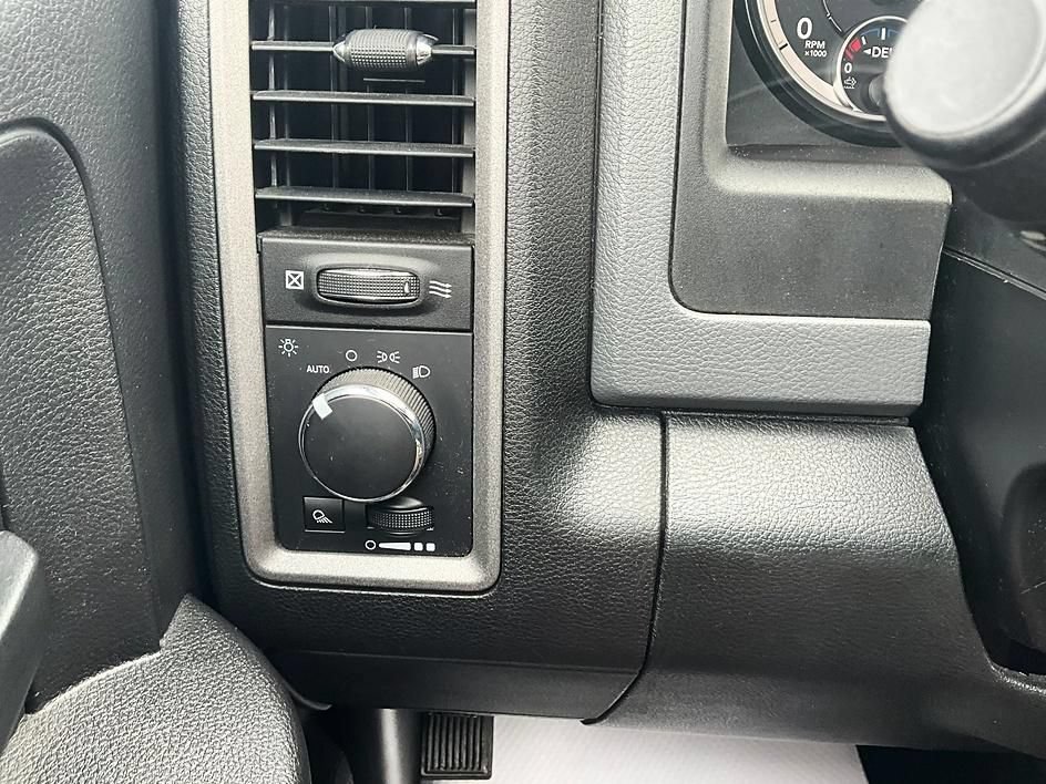 Used 2017 RAM 2500 Tradesman w/ Chrome Appearance Group AWD/4WD image 17