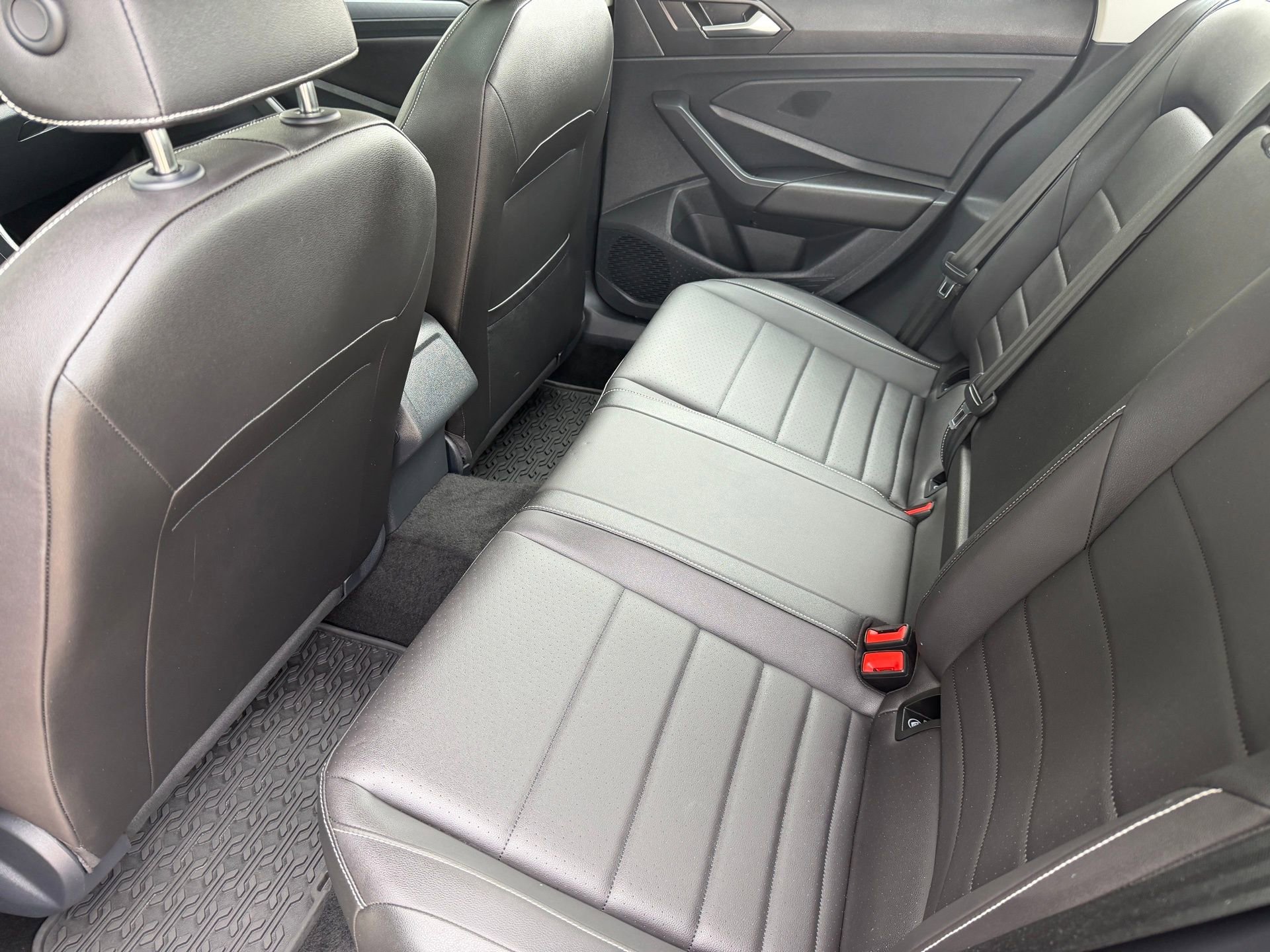 Certified 2024 Volkswagen Jetta SE FWD image 23
