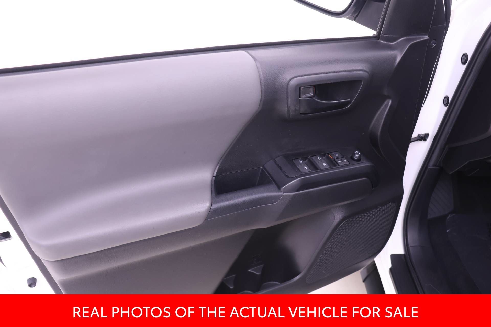 Certified 2023 Toyota Tacoma SR AWD/4WD image 9