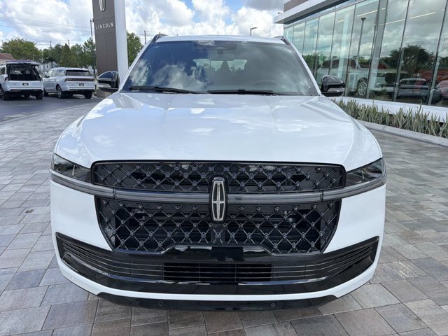 New 2026 Lincoln Navigator Reserve w/ Jet Appearance Package AWD/4WD image 6