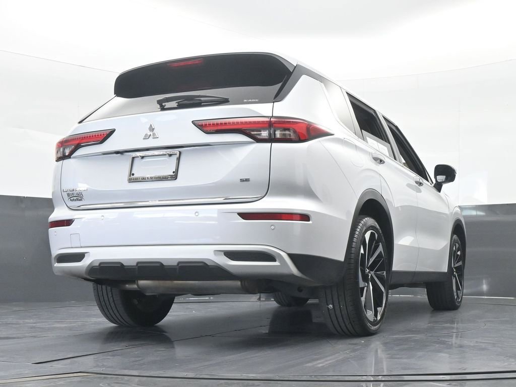 Used 2022 Mitsubishi Outlander SE image 65