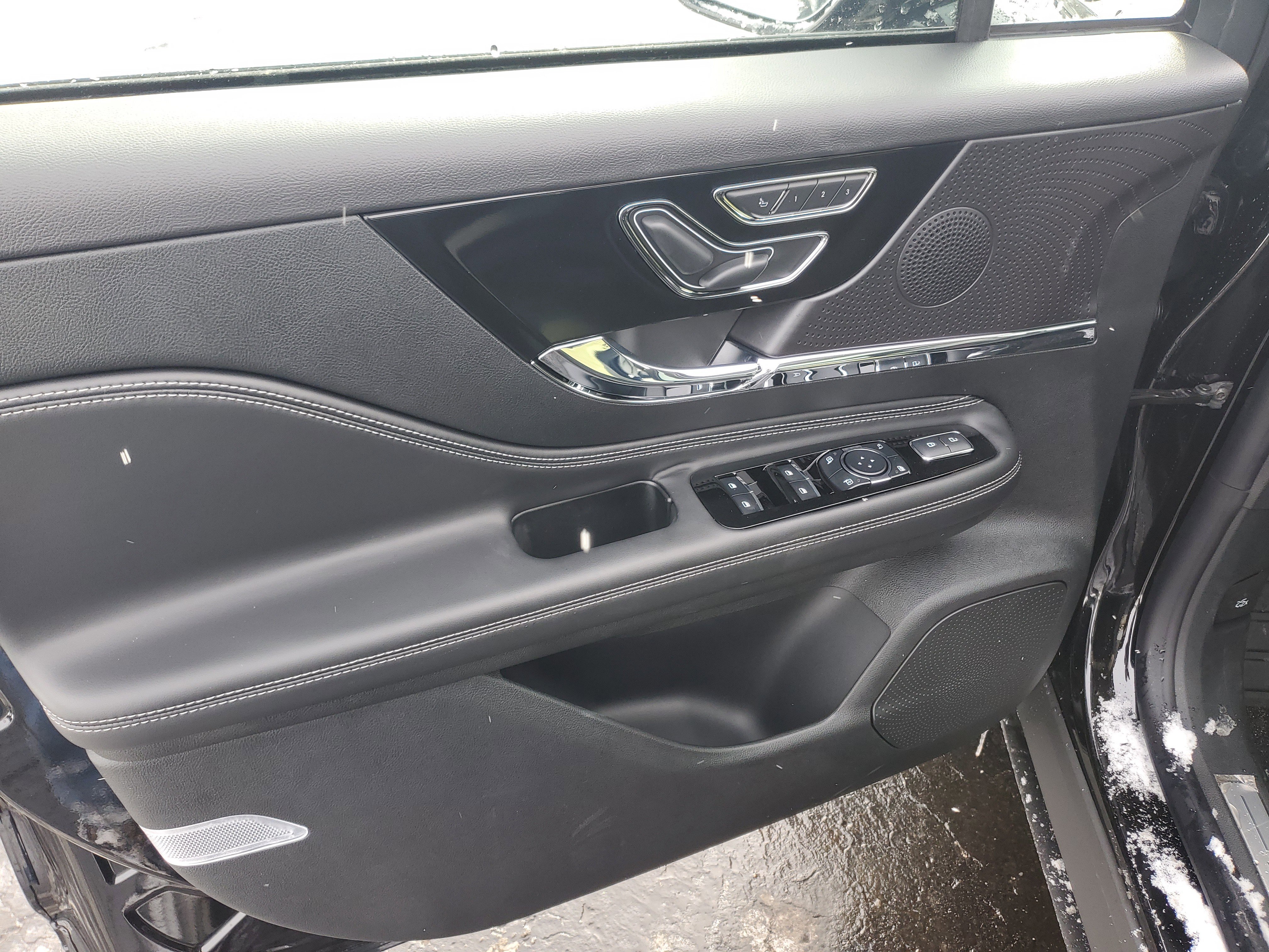 New 2026 Lincoln Corsair Premiere image 8