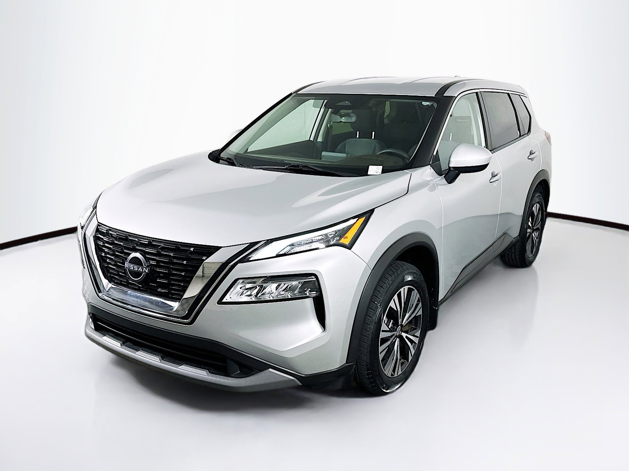 Used 2023 Nissan Rogue SV image 3