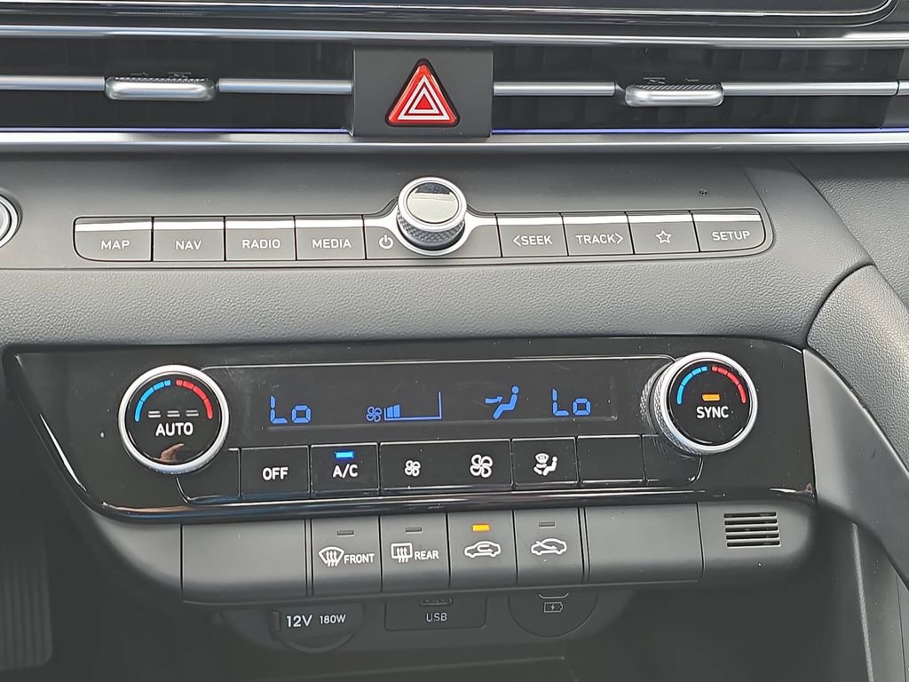 Certified 2024 Hyundai Elantra SEL image 23