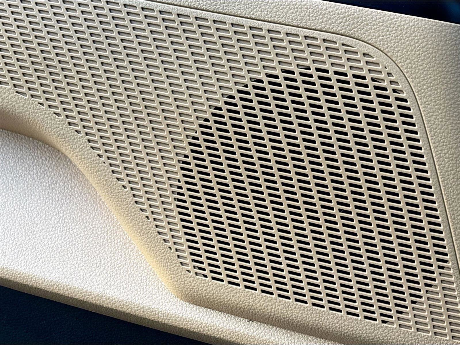 Used 2022 Kia Carnival LX image 19