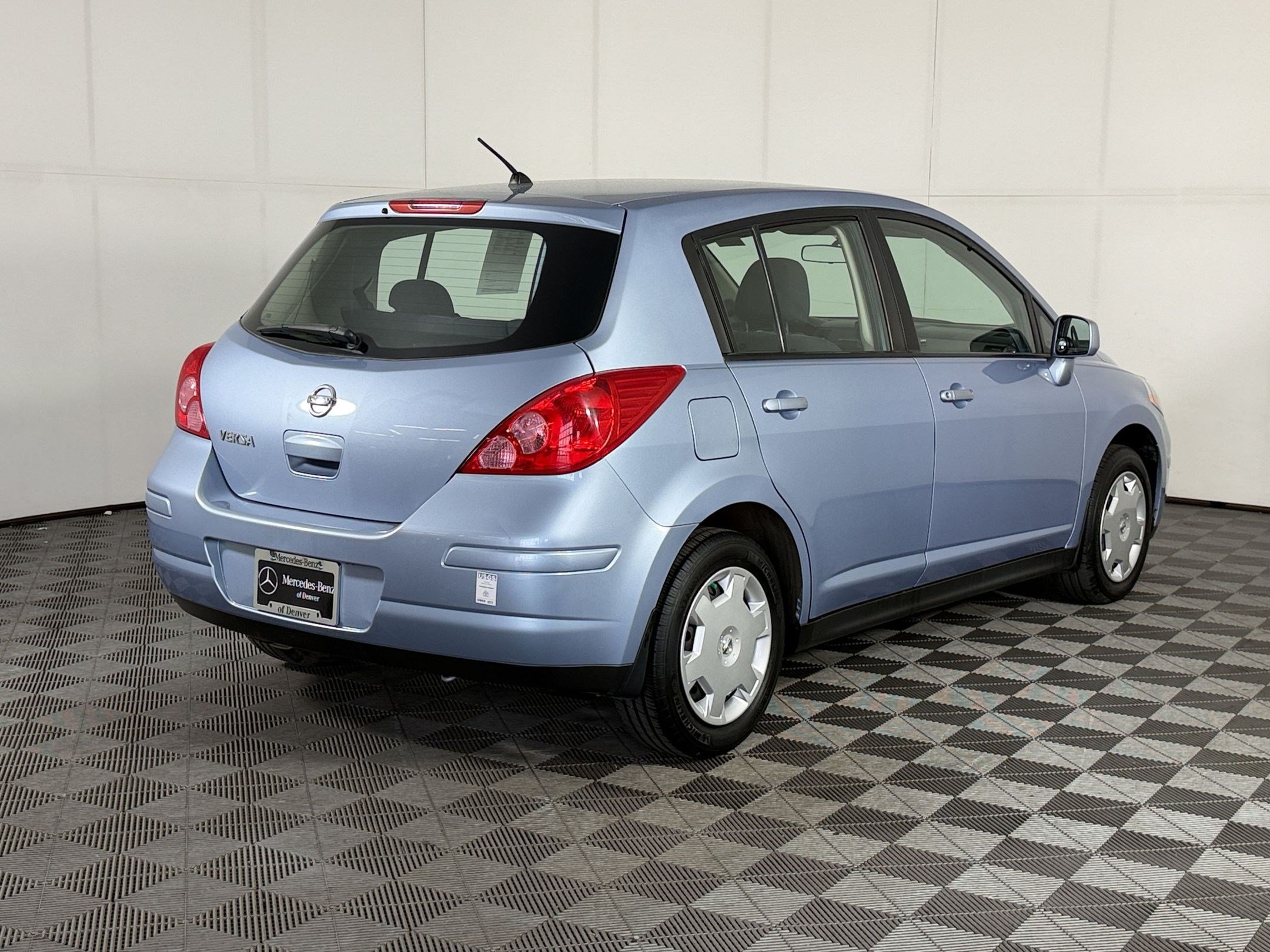 Used 2009 Nissan Versa 1.8 S w/ ABS Pkg FWD image 9