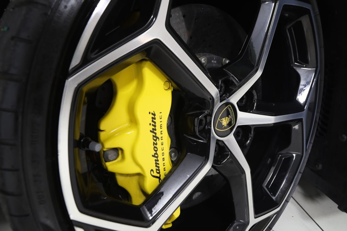 Used 2023 Lamborghini Huracan EVO RWD image 21