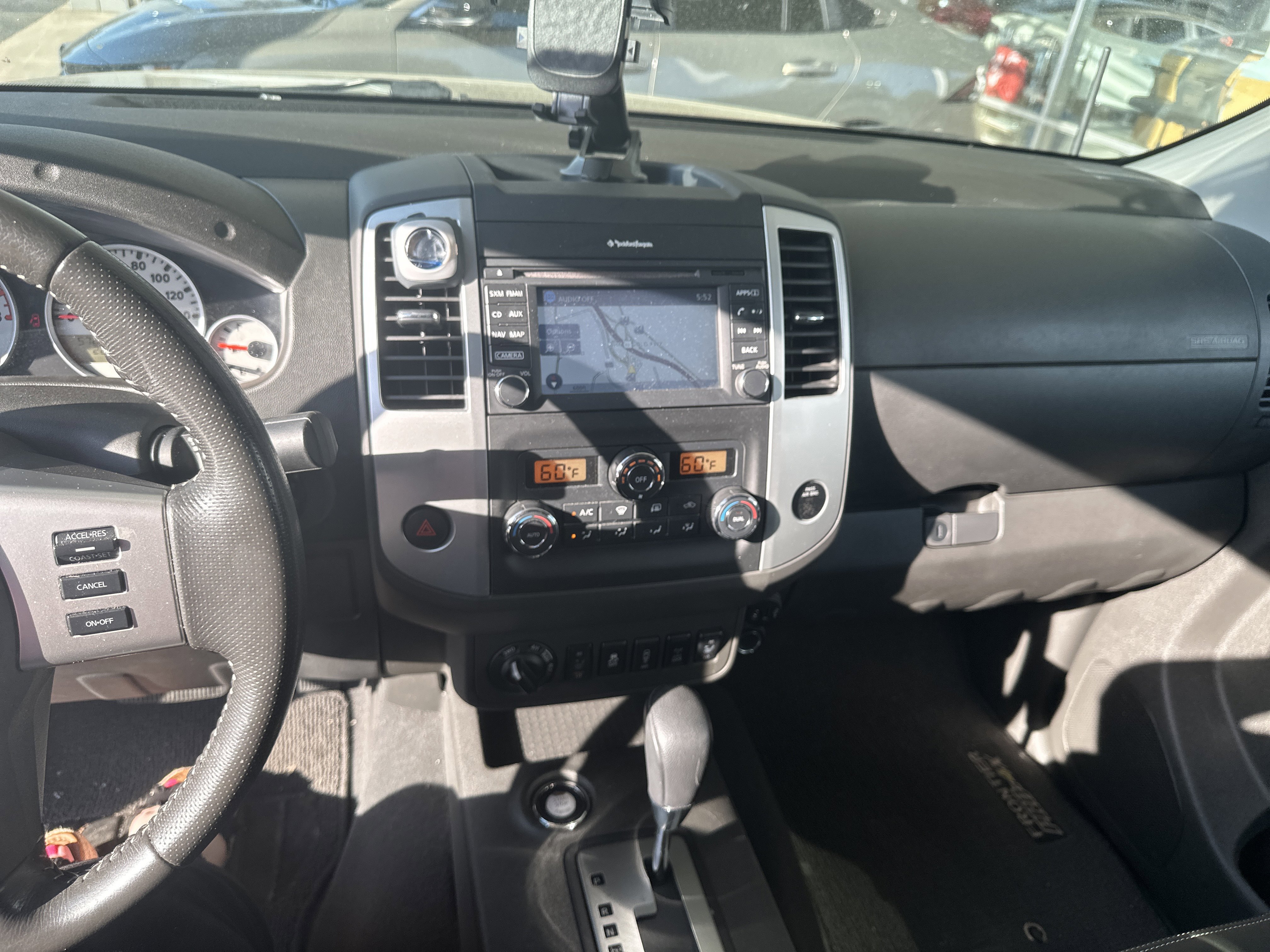 Used 2021 Nissan Frontier PRO-4X w/ Pro-4x Utility Package image 13
