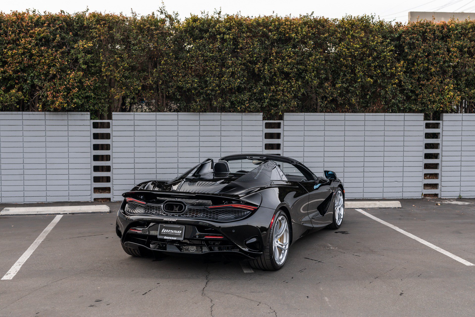 Used 2024 McLaren 750S Spider RWD image 29