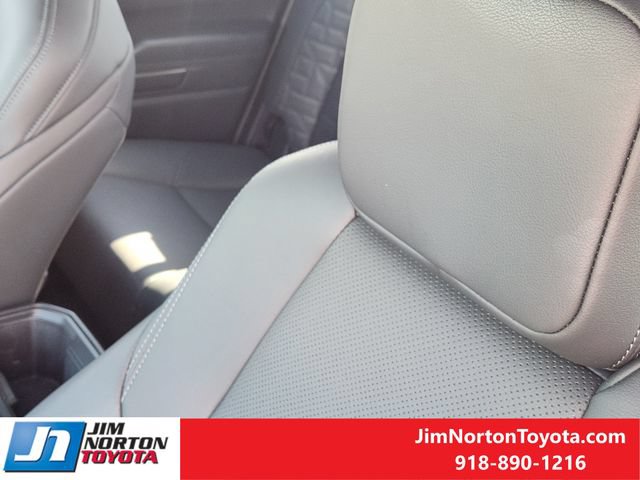 Used 2025 Toyota Tacoma TRD Off-Road w/ TRD Off Road Premium Package AWD/4WD image 16