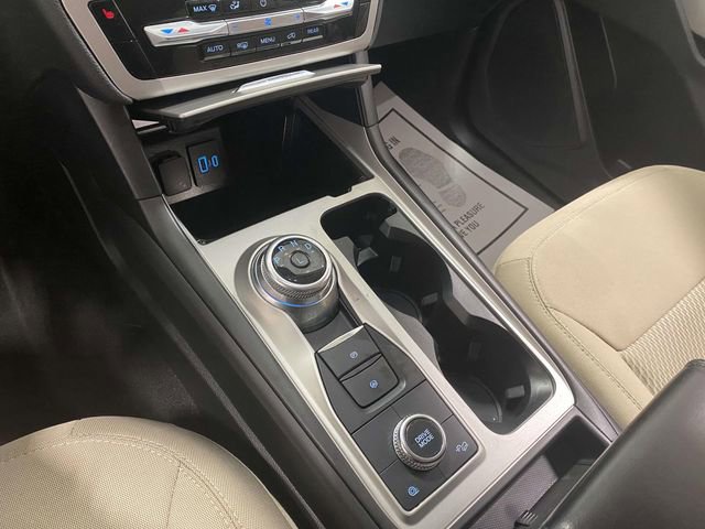 Used 2022 Ford Explorer XLT image 16