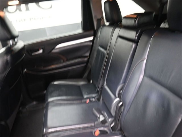Used 2019 Toyota Highlander XLE image 21