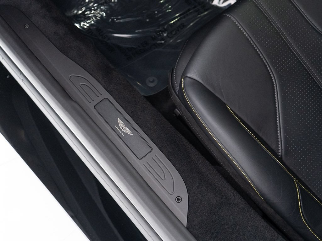 Used 2026 Aston Martin V8 Vantage Coupe RWD image 12