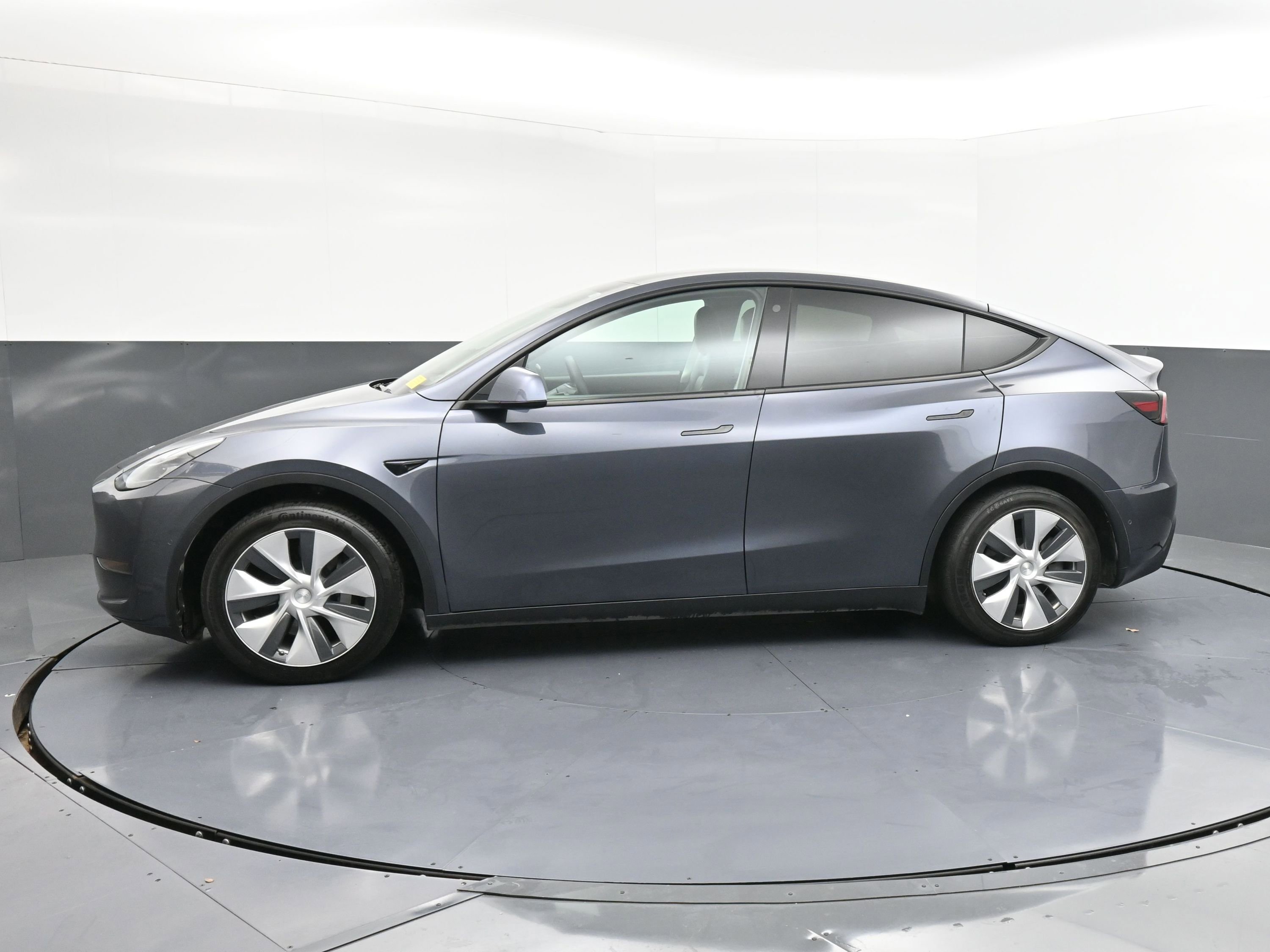 Used 2022 Tesla Model Y Long Range image 5